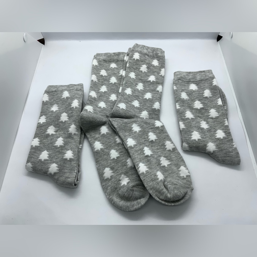(4) Gray Tree Pattern Socks - image 1